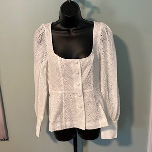 NWT WOMEN’S WHO WHAT WEAR EYELET SHIRT